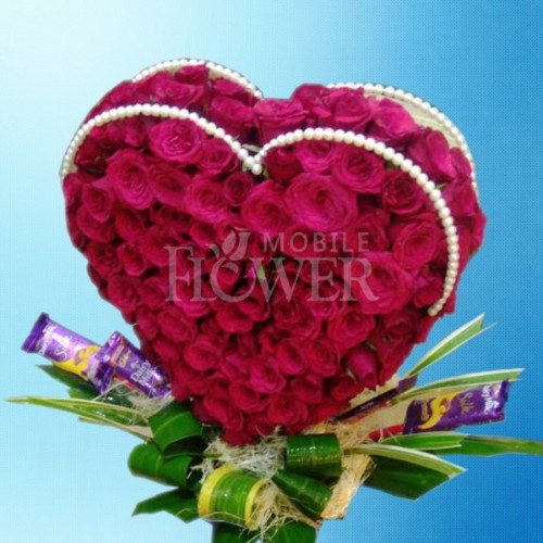 50 roses heart shape arrangement / mobile flower pune